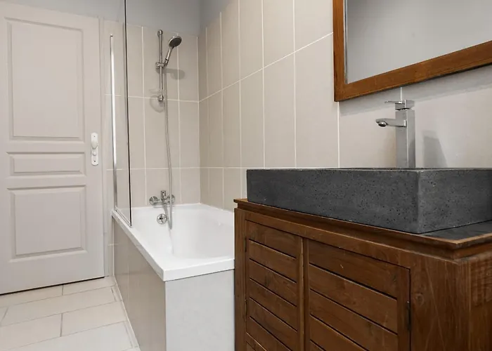 74, Chez Moune Et Mabo *